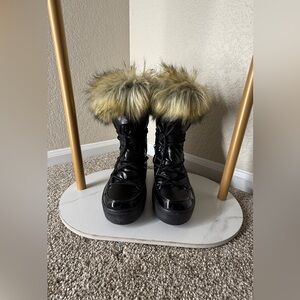 Black Faux Fur Trim Winter Boots